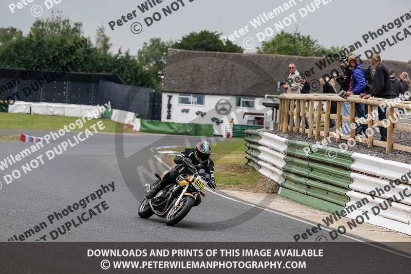 Vintage motorcycle club;eventdigitalimages;mallory park;mallory park trackday photographs;no limits trackdays;peter wileman photography;trackday digital images;trackday photos;vmcc festival 1000 bikes photographs